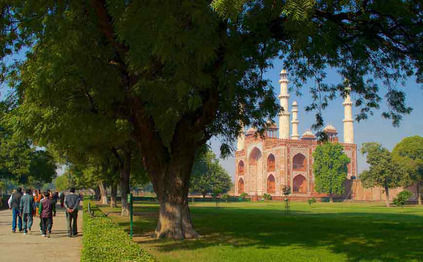 Same Day Taj Mahal Tour by Gatimaan Express